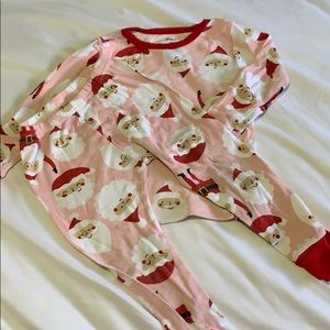 4/$10 Carter’s pajama set - Santa print